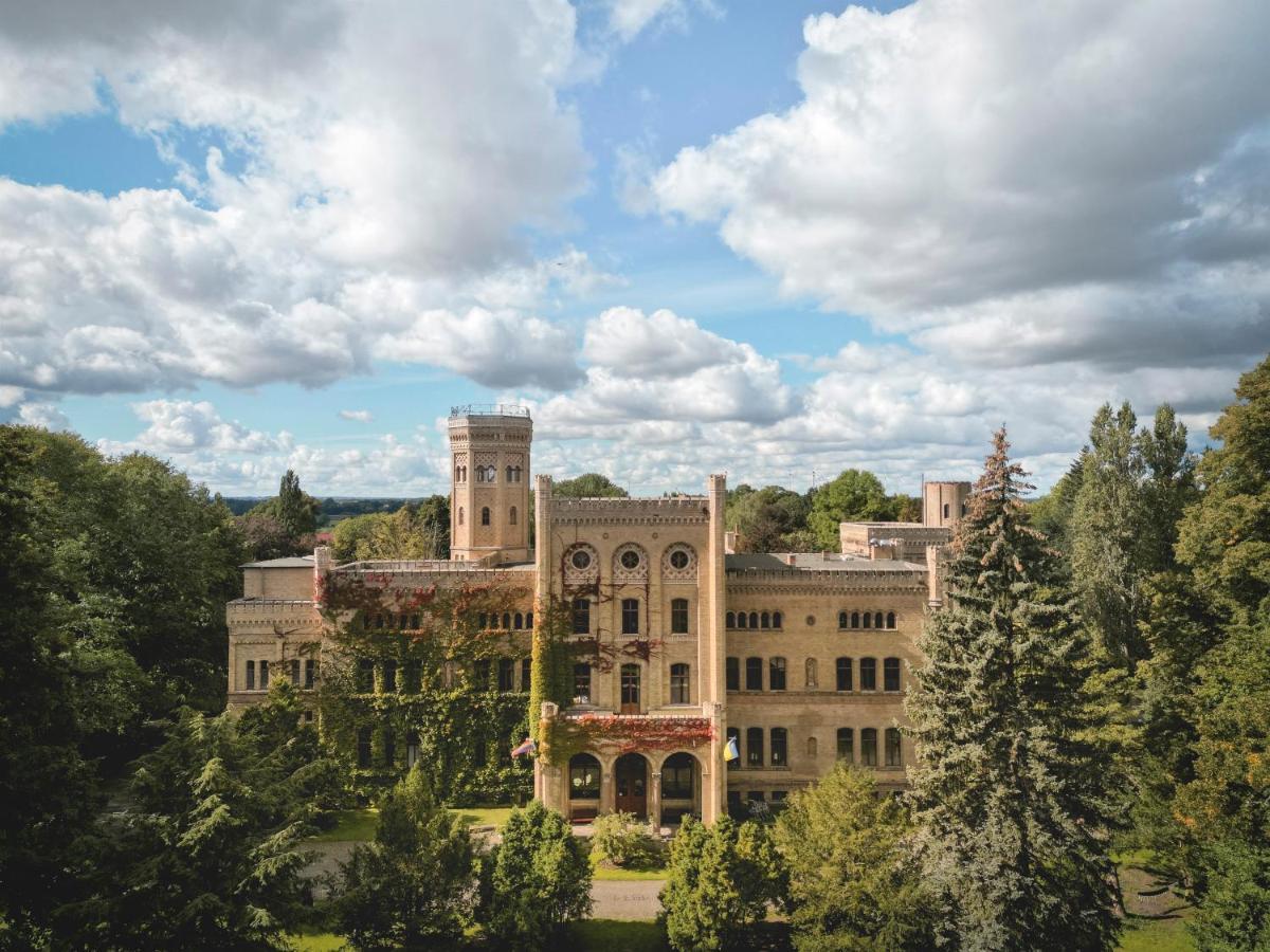Hotel Schloss Neetzow Buitenkant foto